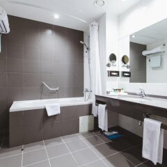Гостиница Holiday Inn Moscow Tagansky (бывший Симоновский) в Москве - забронировать гостиницу Holiday Inn Moscow Tagansky (бывший Симоновский), цены и фото номеров Москва ванная фото 2