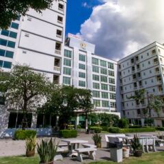 Отель The Platinum Suite Бангкок