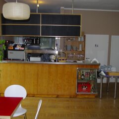 Отель Workbase Hostel Австрия, Вена - отзывы, цены и фото номеров - забронировать отель Workbase Hostel онлайн питание фото 2