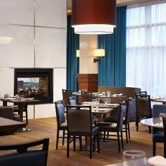 Отель Courtyard by Marriott Montreal Airport Канада, Монреаль - отзывы, цены и фото номеров - забронировать отель Courtyard by Marriott Montreal Airport онлайн гостиничный бар