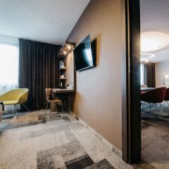Q Hotel Plus Katowice сейф в номере