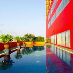 Отель Tongtara Riverview Бангкок бассейн