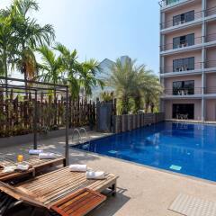 Bhukitta Hotel & Spa бассейн фото 3