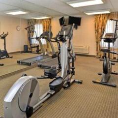 Отель Comfort Inn & Suites Denver фитнесс-зал фото 2