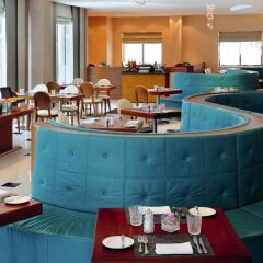 Отель Avani Deira Dubai Hotel ОАЭ, Дубай - 1 отзыв об отеле, цены и фото номеров - забронировать отель Avani Deira Dubai Hotel онлайн питание фото 3
