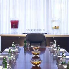 Отель Holiday Inn Vancouver Downtown & Suites Канада, Ванкувер - отзывы, цены и фото номеров - забронировать отель Holiday Inn Vancouver Downtown & Suites онлайн фото 2