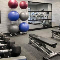 Отель Courtyard by Marriott Newark Elizabeth США, Элизабет - отзывы, цены и фото номеров - забронировать отель Courtyard by Marriott Newark Elizabeth онлайн фитнесс-зал фото 2