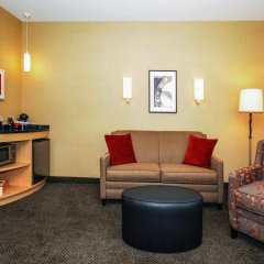 Cambria Hotel Akron - Canton Airport in Uniontown, United States of America from 166$, photos, reviews - zenhotels.com guestroom