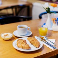 Dolphin Hotel в номере