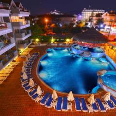 Begonville Hotel бассейн