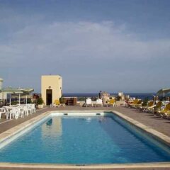 The Crown Hotel St Pauls Bay бассейн фото 2
