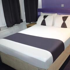Euro Hotel Clapham сейф в номере