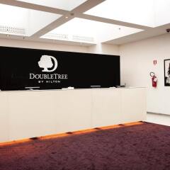 Отель DoubleTree by Hilton Milan Милан интерьер отеля фото 2