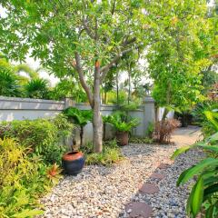 Отель Pattaya Sunset Villa 4 Bedroom Sleeps 8