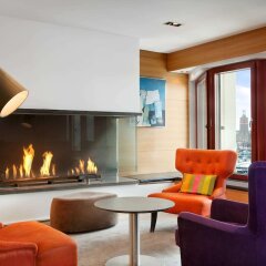 Отель Hilton Stockholm Slussen Швеция, Стокгольм - 9 отзывов об отеле, цены и фото номеров - забронировать отель Hilton Stockholm Slussen онлайн интерьер отеля фото 3