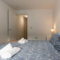 Отель Clyde Road - Brighton - Guest Homes Брайтон сейф в номере