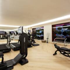 Majestic Hotel - Spa Paris фитнесс-зал