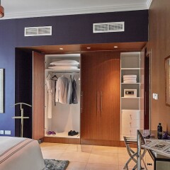 Отель Dream Inn 48 Burj Gate Burj Khalifa View сейф в номере