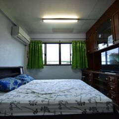 Yor Ying Hostel Бангкок сейф в номере