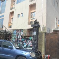 Отель Mac Dove Lounge & Suites ltd парковка