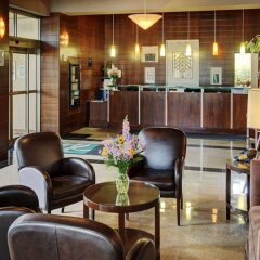 Отель Quality Suites Toronto Airport Канада, Торонто - отзывы, цены и фото номеров - забронировать отель Quality Suites Toronto Airport онлайн интерьер отеля фото 2