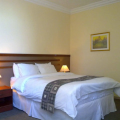 Отель Crystal Suites комната для гостей фото 2