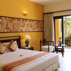 Отель Pandanus Resort сейф в номере