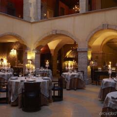 Отель Cour Des Loges Hotel Франция, Лион - 1 отзыв об отеле, цены и фото номеров - забронировать отель Cour Des Loges Hotel онлайн помещение для мероприятий