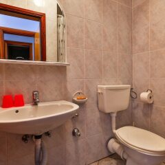 Отель Villa Dvor Kornic Черногория, Будва - отзывы, цены и фото номеров - забронировать отель Villa Dvor Kornic онлайн ванная