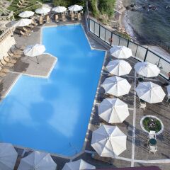 Отель Ramada Attica Riviera пляж