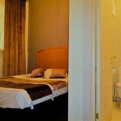 Mini Hotel Krasin сейф в номере