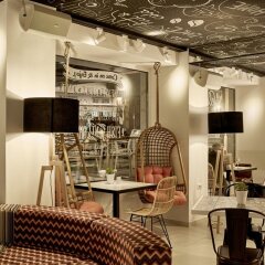 Olive Green Hotel развлечения