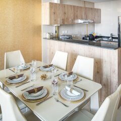 Отель Luxury Staycation - Continental Tower в номере