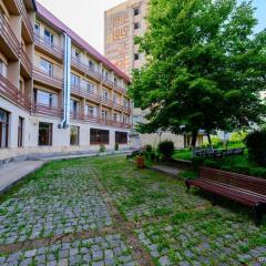 Kirovakan Hotel