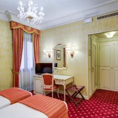 Отель Antiche Figure Венеция комната для гостей фото 5