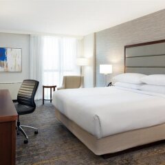 Отель Delta Hotels by Marriott Burnaby Conference Centre Канада, Бурнаби - отзывы, цены и фото номеров - забронировать отель Delta Hotels by Marriott Burnaby Conference Centre онлайн комната для гостей фото 4