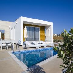 Отель Paradise Cove Luxurious Beach Villas бассейн фото 6