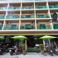 Hemingways Silk Hotel парковка