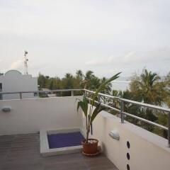 Отель Transit Beach View Hotel Мальдивы, Мале - отзывы, цены и фото номеров - забронировать отель Transit Beach View Hotel онлайн балкон
