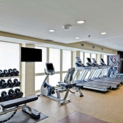 Отель DoubleTree by Hilton Silver Spring фитнесс-зал фото 2