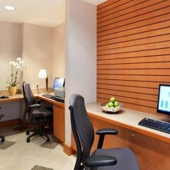 Отель Hilton Vancouver Metrotown Канада, Бурнаби - отзывы, цены и фото номеров - забронировать отель Hilton Vancouver Metrotown онлайн интерьер отеля фото 3