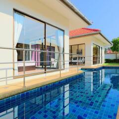 Отель Villa Tortuga Pattaya бассейн