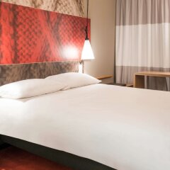 Отель ibis Edinburgh Centre Royal Mile – Hunter Square Великобритания, Эдинбург - 2 отзыва об отеле, цены и фото номеров - забронировать отель ibis Edinburgh Centre Royal Mile – Hunter Square онлайн комната для гостей фото 4