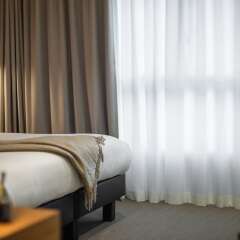 Отель 9Hotel Paquis Швейцария, Женева - 1 отзыв об отеле, цены и фото номеров - забронировать отель 9Hotel Paquis онлайн удобства в номере фото 2