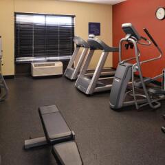 Отель Hampton Inn Albuquerque - University Midtown фитнесс-зал фото 4