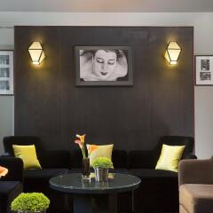 Отель Hôtel A La Villa des Artistes интерьер отеля