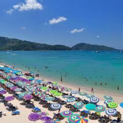 Phuket Paradise Hotel пляж