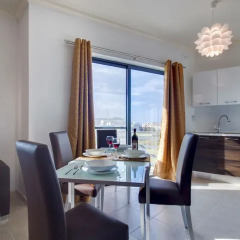 Отель Modern Apt Overlooking Green Area Каура комната для гостей фото 4