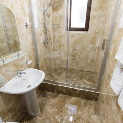Гостиница Karap Hotel в Сочи отзывы, цены и фото номеров - забронировать гостиницу Karap Hotel онлайн ванная фото 2