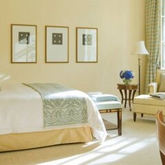Гостиница Four Seasons Lion Palace St. Petersburg в Санкт-Петербурге 6 отзывов об отеле, цены и фото номеров - забронировать гостиницу Four Seasons Lion Palace St. Petersburg онлайн Санкт-Петербург комната для гостей фото 8